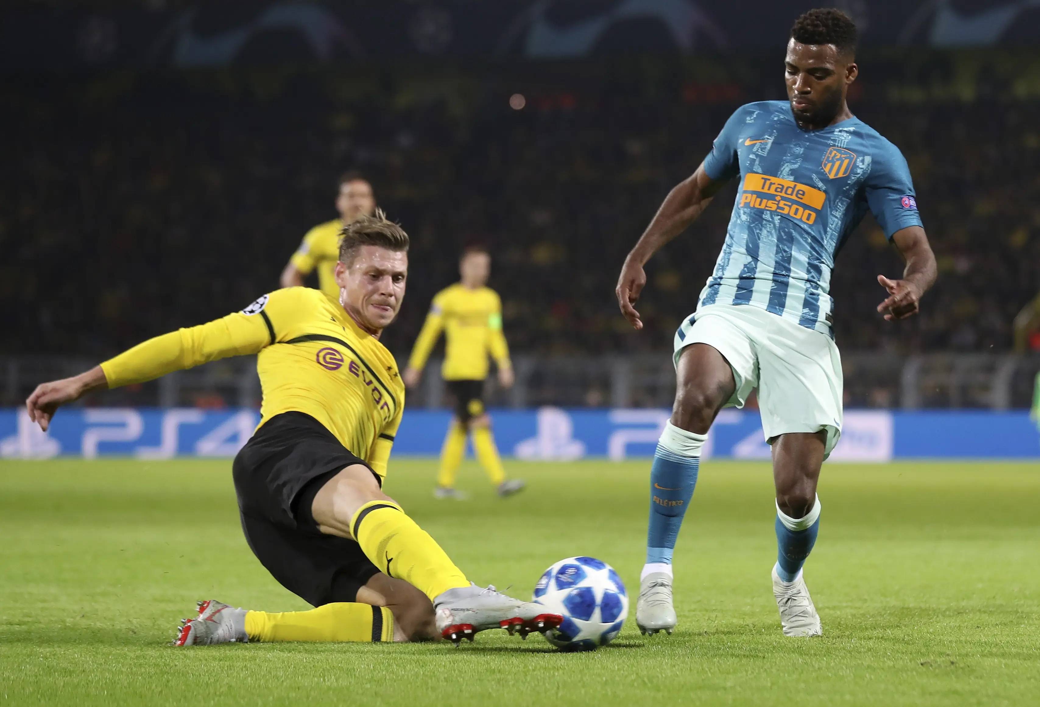 多特蒙德在主场战胜对手，夺得胜利