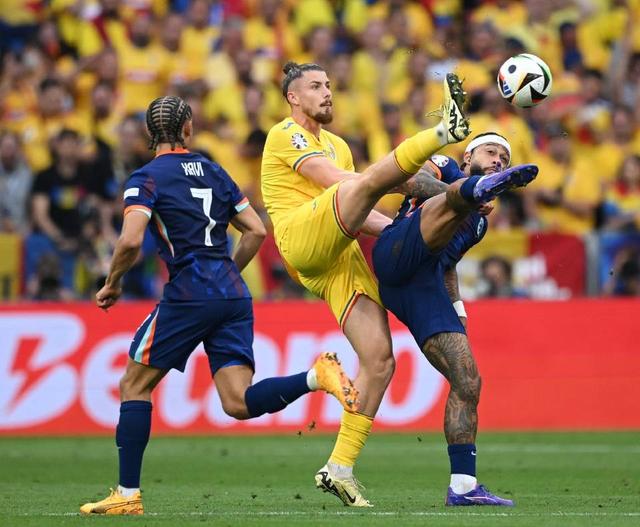 荷兰队在足球比赛中创造惊人战绩 荷兰队在足球比赛中创造惊人战绩