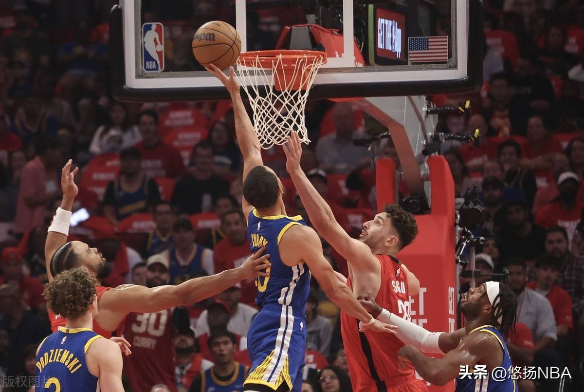 开云体育官方网站-勇士主场大胜马刺，卫冕冠军实力强劲