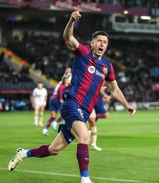 巴萨中场控球,压制对手获胜 巴萨中场控球,压制对手获胜