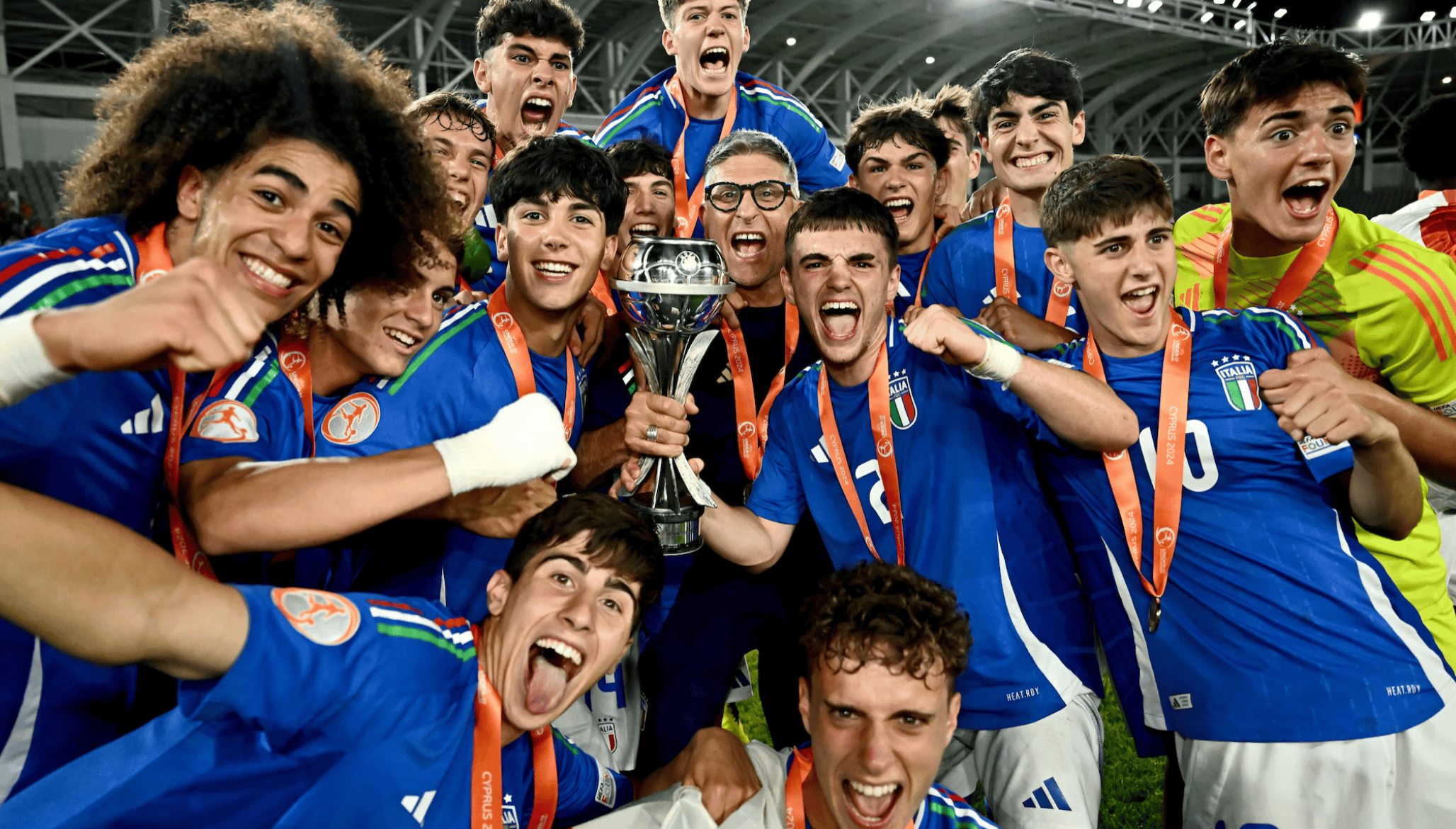 欧洲预选赛热门球队相遇，争夺胜利