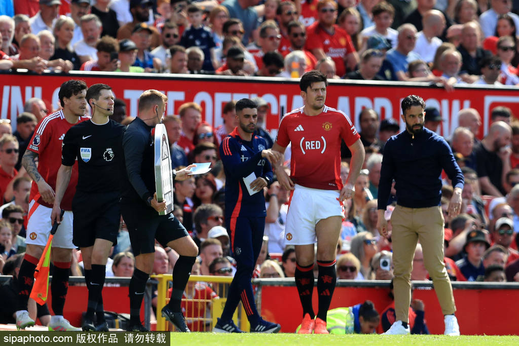 球队主帅因失利下课,寻找新的带队人选的简单介绍 球队主帅因失利下课,寻找新的带队人选的简单介绍