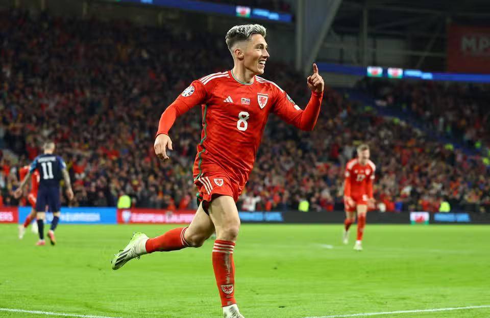 开云平台-欧洲杯资格赛对决战火越演越烈，场面激烈的简单介绍