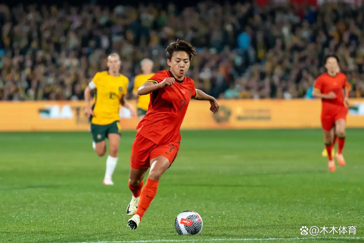 包含体育风云：中国女足队再次夺得胜利的词条