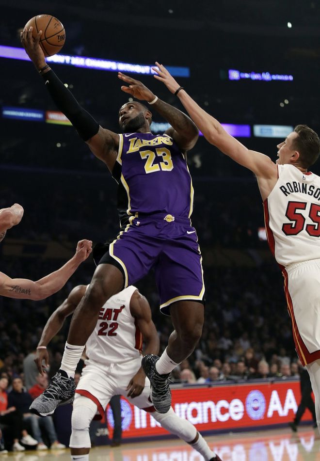 包含加拿大篮球男队无惧群雄横扫对手的词条