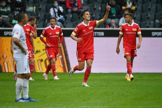 法兰克福客场逼平，难分高下的简单介绍