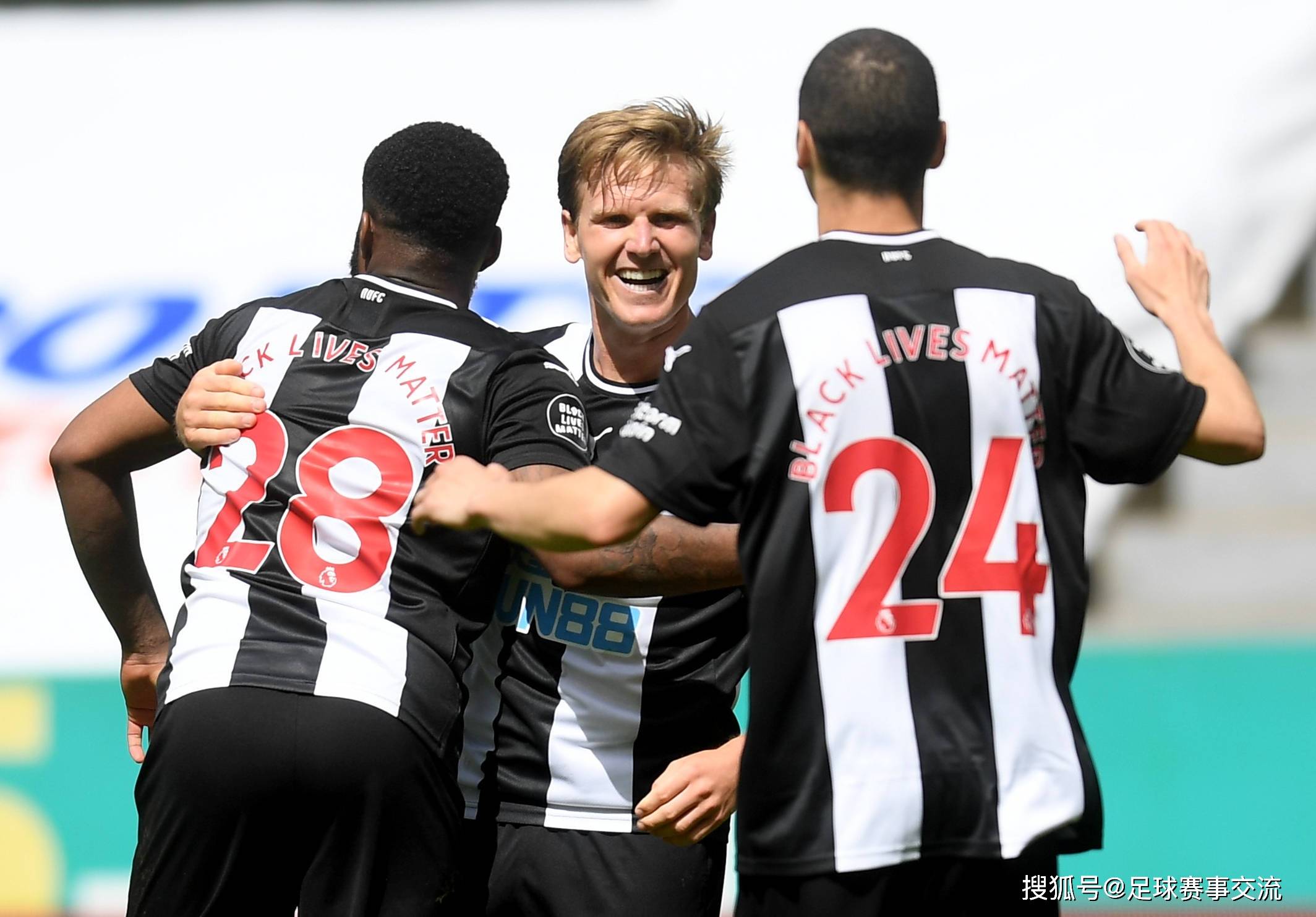 法兰克福再添一胜,球队士气高涨向前迈进的简单介绍 法兰克福再添一胜,球队士气高涨向前迈进的简单介绍