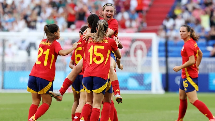 美国女足横扫欧洲对手赢得国际比赛