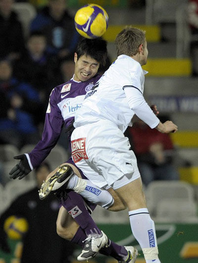 奥地利男队完胜对手晋级