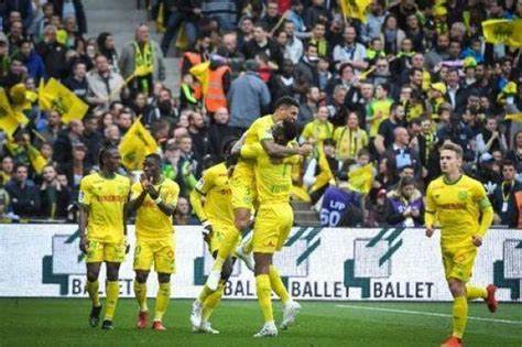 包含沙托鲁主场难求一胜，法甲保级压力骤增的词条