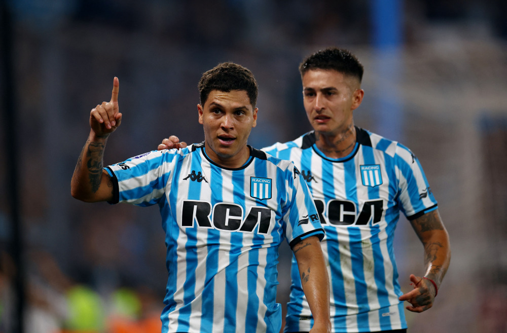 南特球员状态出色,备战关键对手 南特球员状态出色,备战关键对手