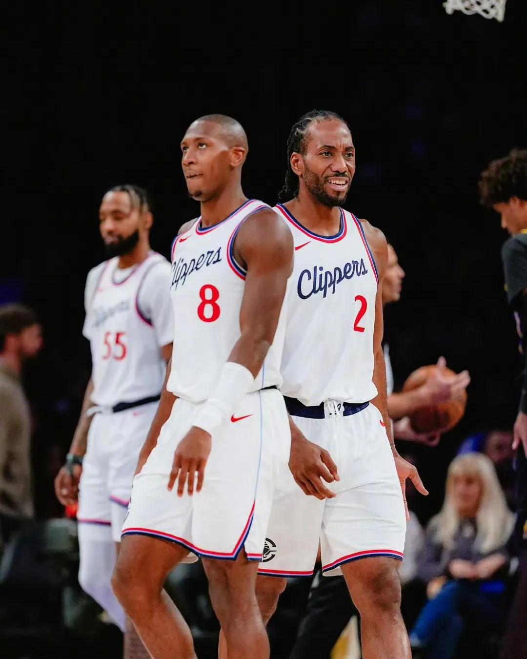 莱昂纳德率领全明星选拔队，挺进赛场争霸