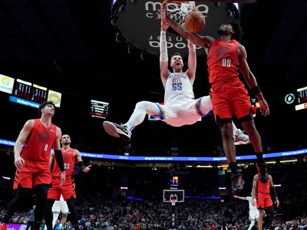 开拓者队面对猛龙队强劲挑战,全力以赴 开拓者队面对猛龙队强劲挑战,全力以赴