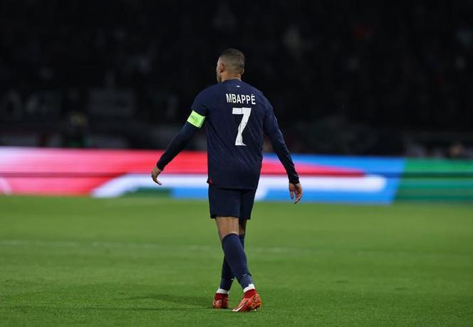 里昂主场战胜对手，掌握比赛节奏