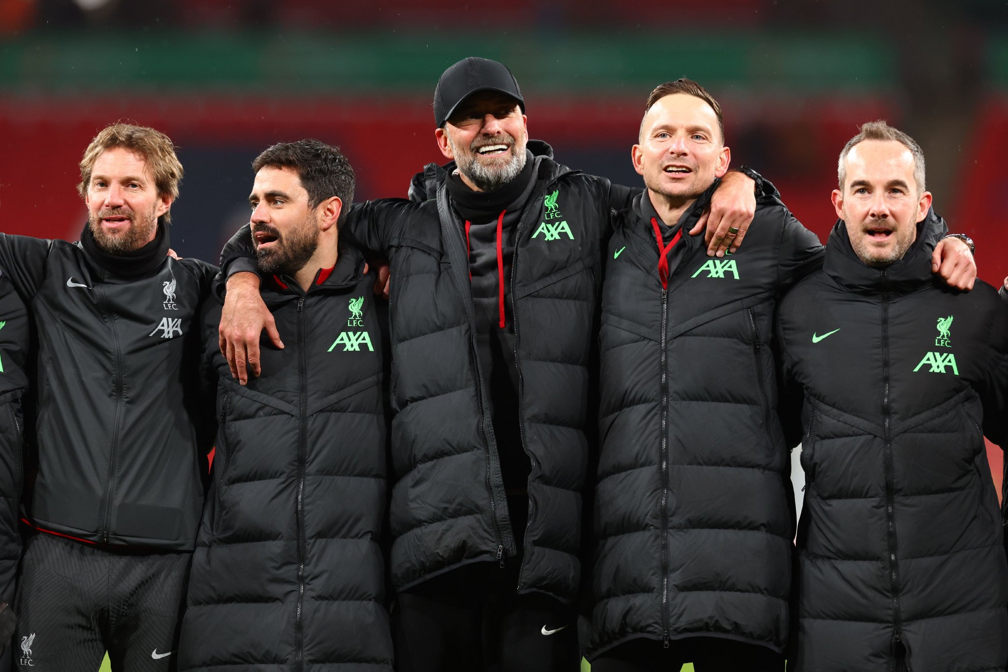 开云APP-关于教练团队组织出色引领球队取得胜利的信息