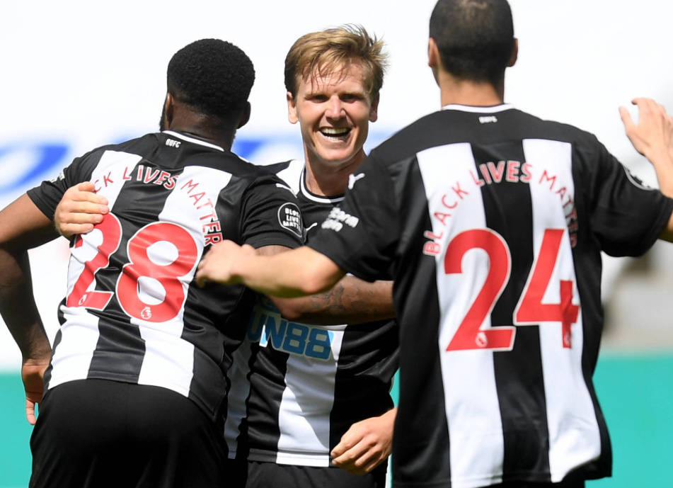 纽卡斯尔联胜狼队，保级希望渐现