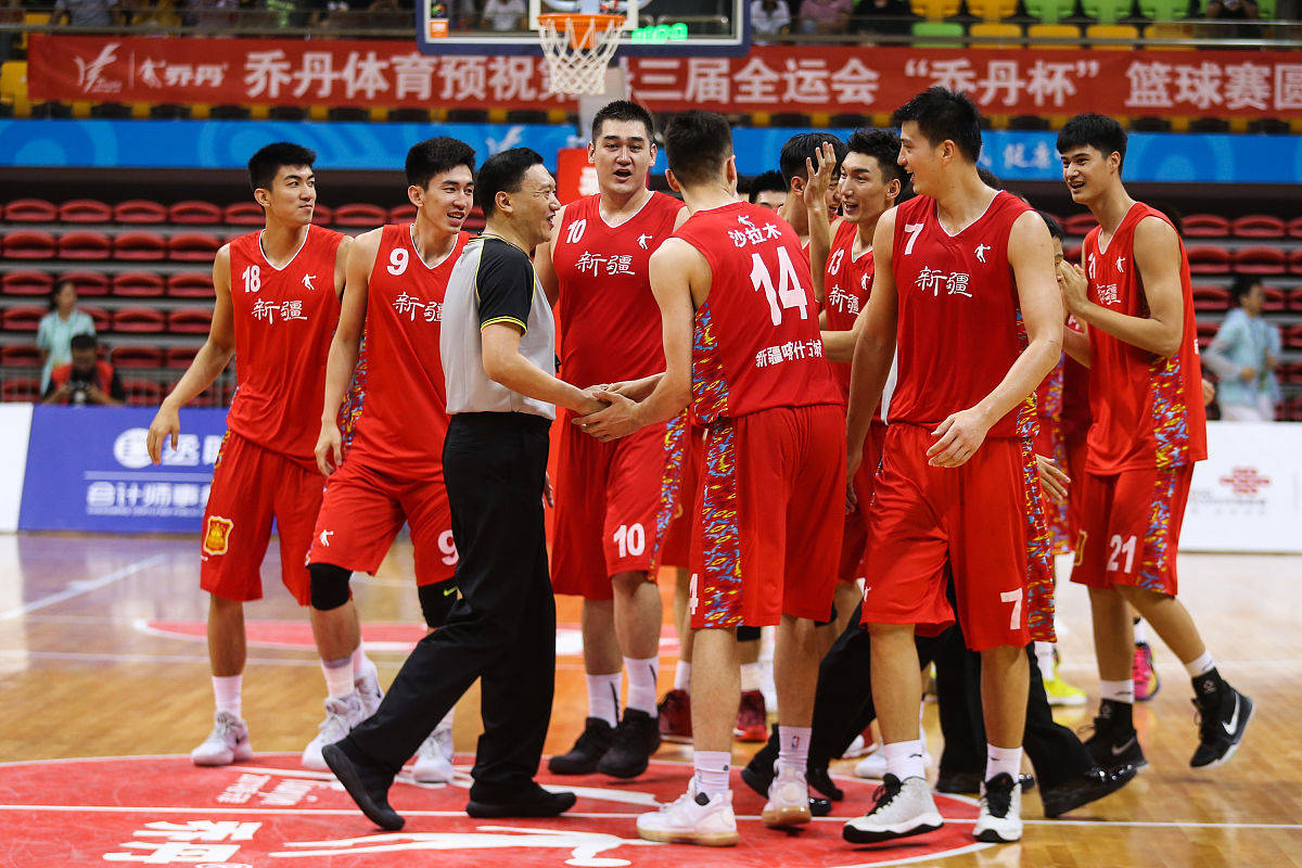 新疆男篮连战连胜,傲视群雄 新疆男篮连战连胜,傲视群雄