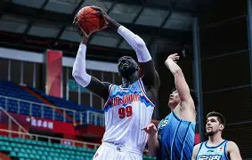 法夫尔:CBA水平逼近NBA 法夫尔:CBA水平逼近NBA