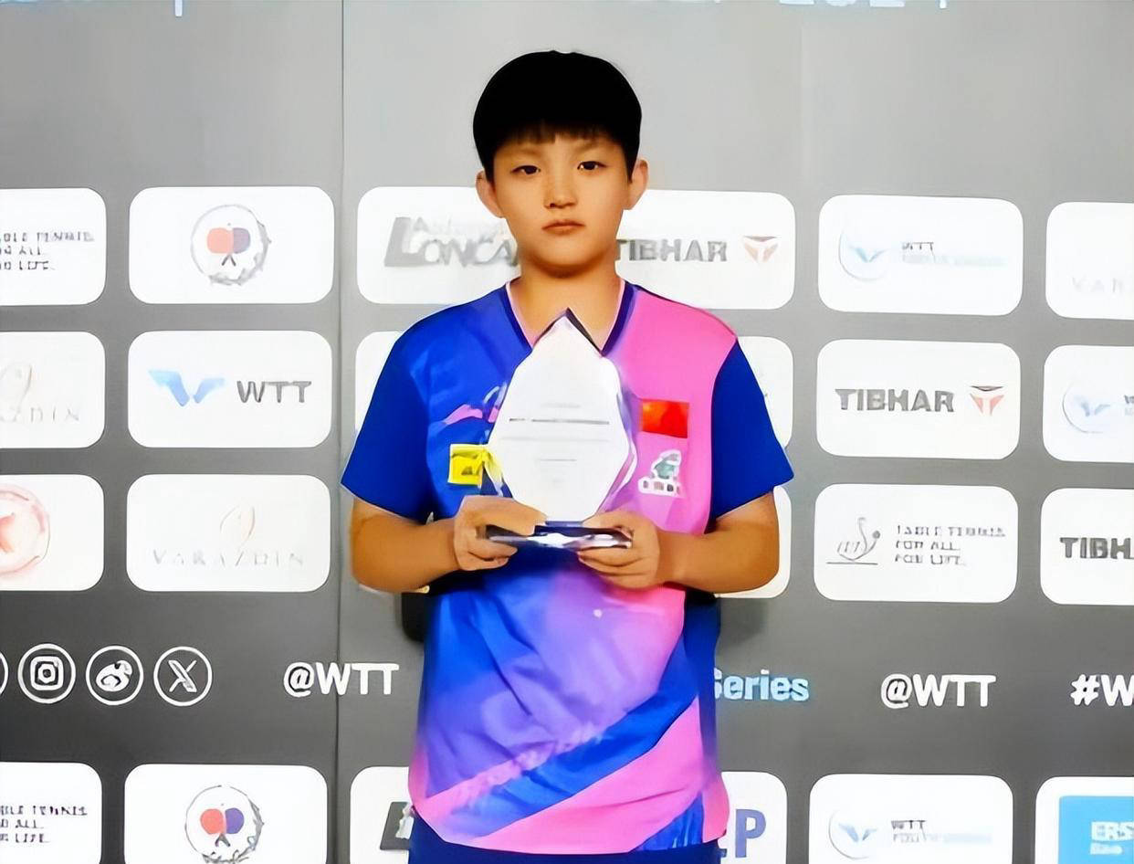 年轻球员崭露头角,被誉为未来之星 年轻球员崭露头角,被誉为未来之星