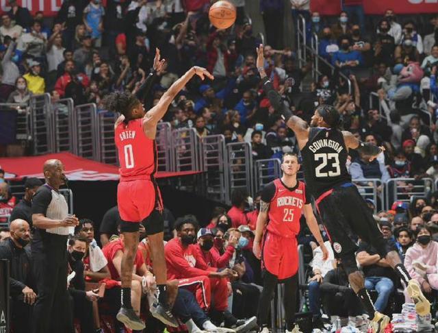 开云平台-尼克斯外线射手状态回升，砍下三双的简单介绍