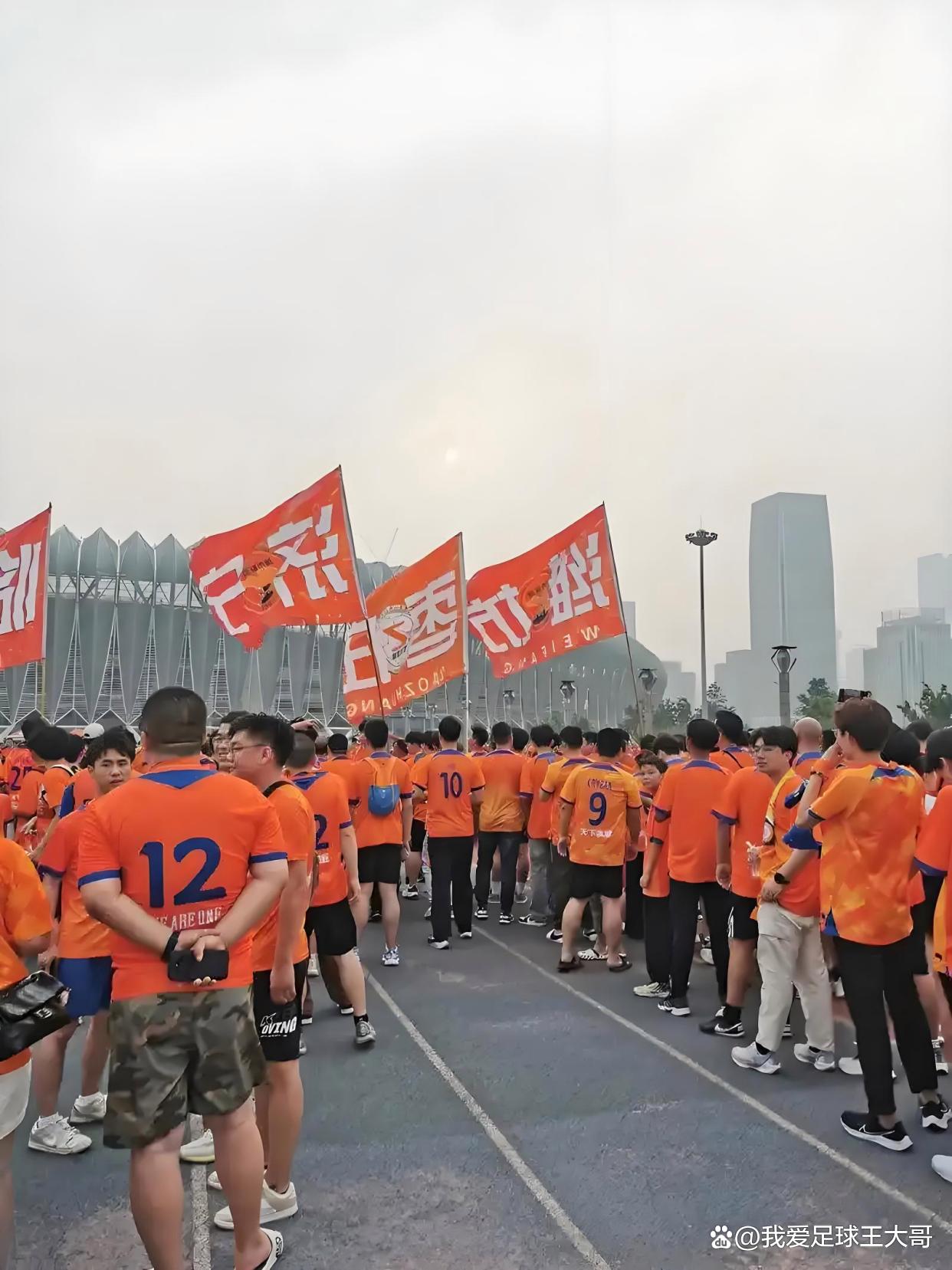 河南建业将迎战山东鲁能,备战情绪高涨 河南建业将迎战山东鲁能,备战情绪高涨