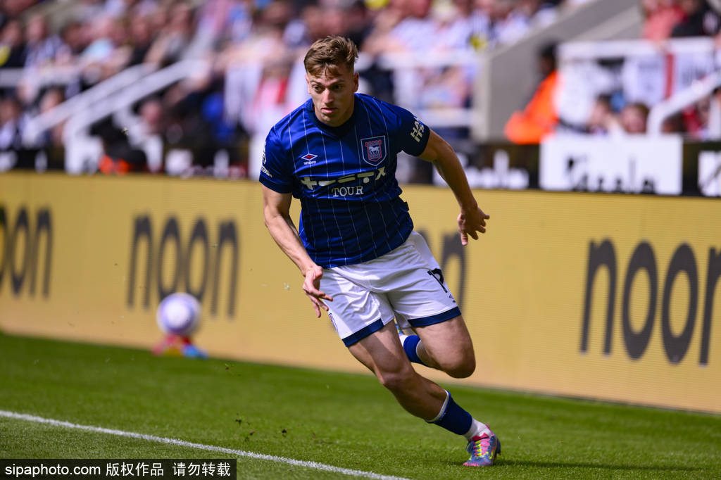 里尔俱乐部计划引进新的前锋球员 里尔俱乐部计划引进新的前锋球员