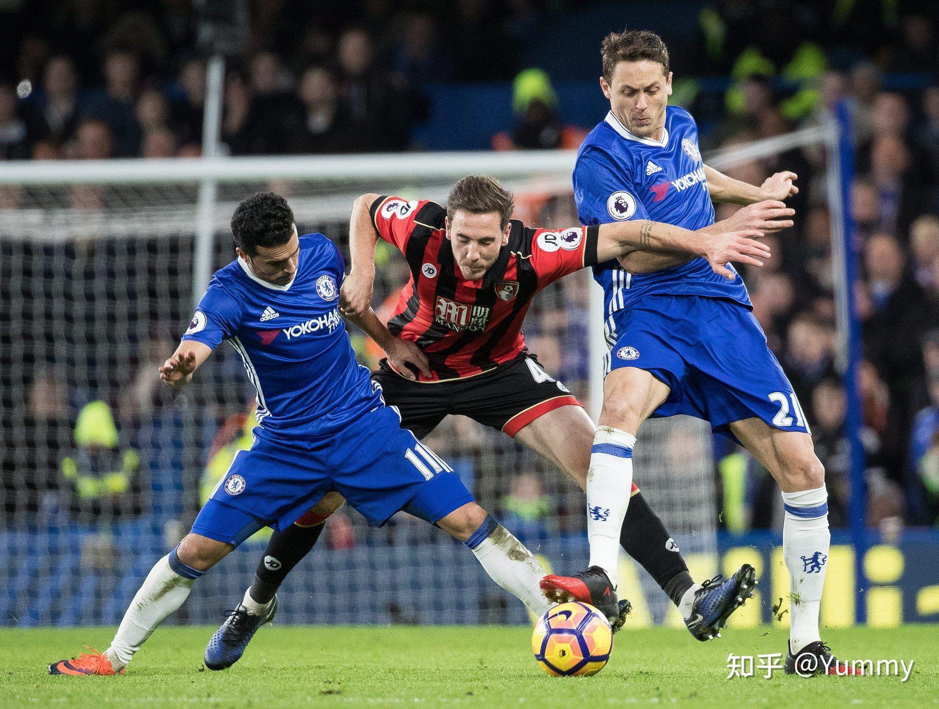 包含伯恩茅斯中场破门得分，助球队获胜的词条