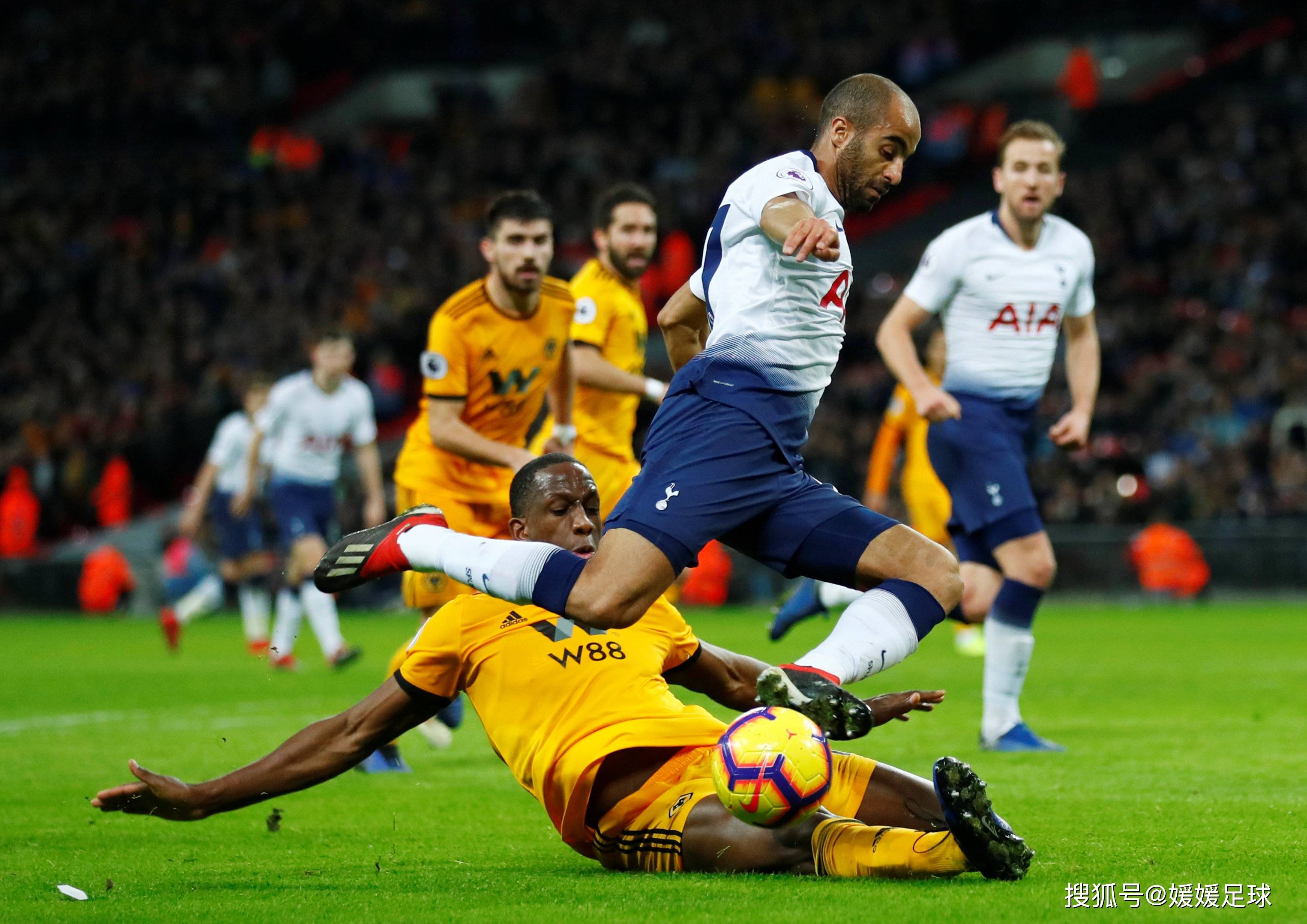 开云体育入口-足球比赛中的精彩瞬间将带来惊喜