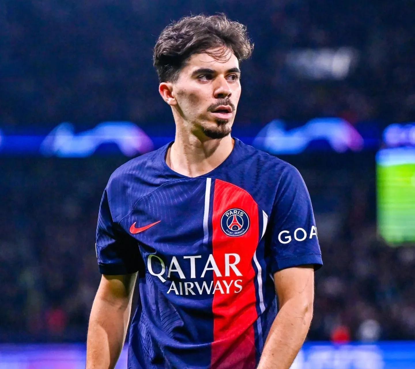 开云官网-葡萄牙足球联赛投票评选最佳球员，悬念难解