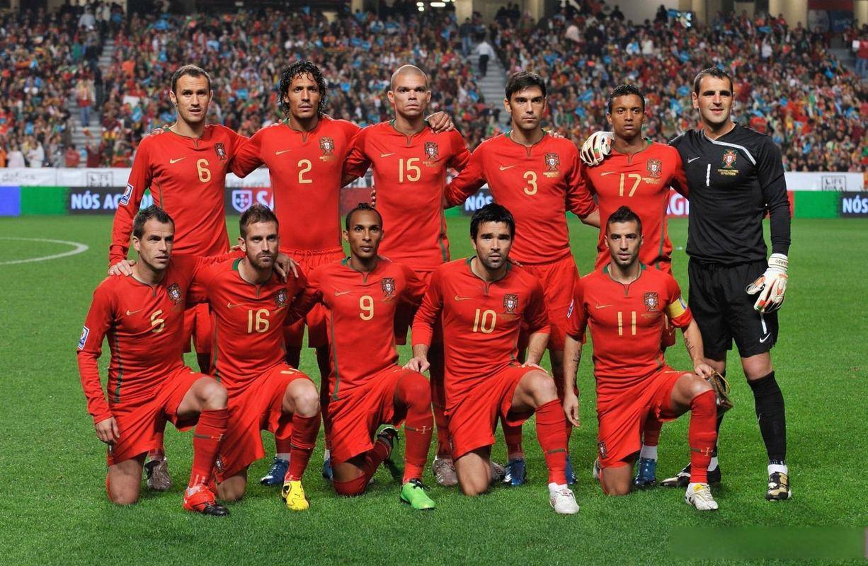 欧国联比赛胜负未定,球迷紧张期待 欧国联比赛胜负未定,球迷紧张期待