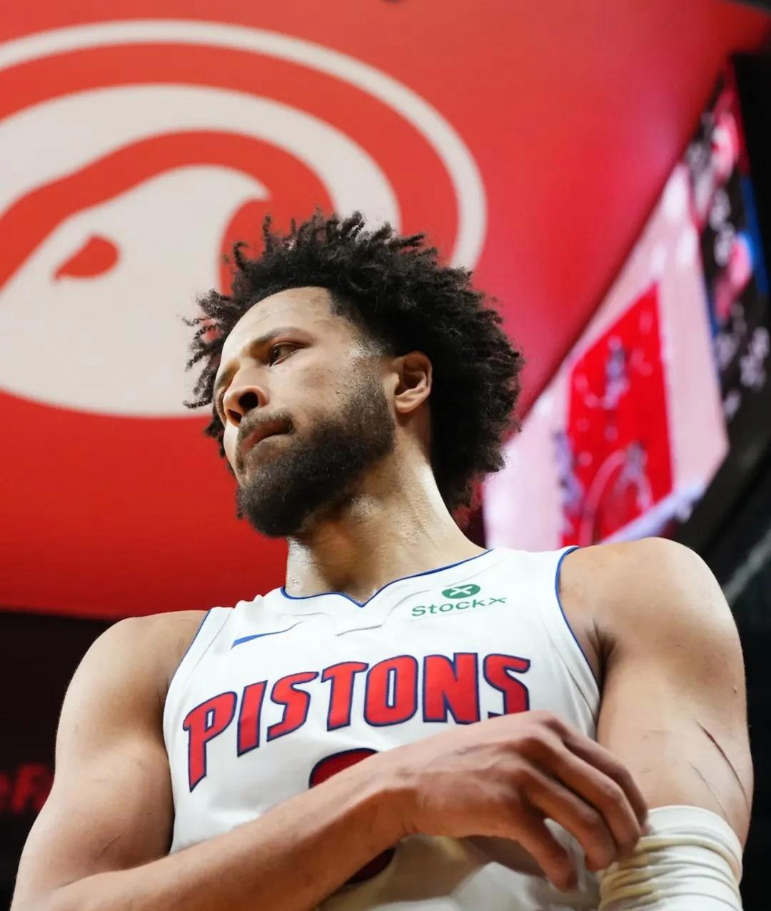 开云体育平台APP-活塞队关键时刻稳定发挥，逆转击败对手