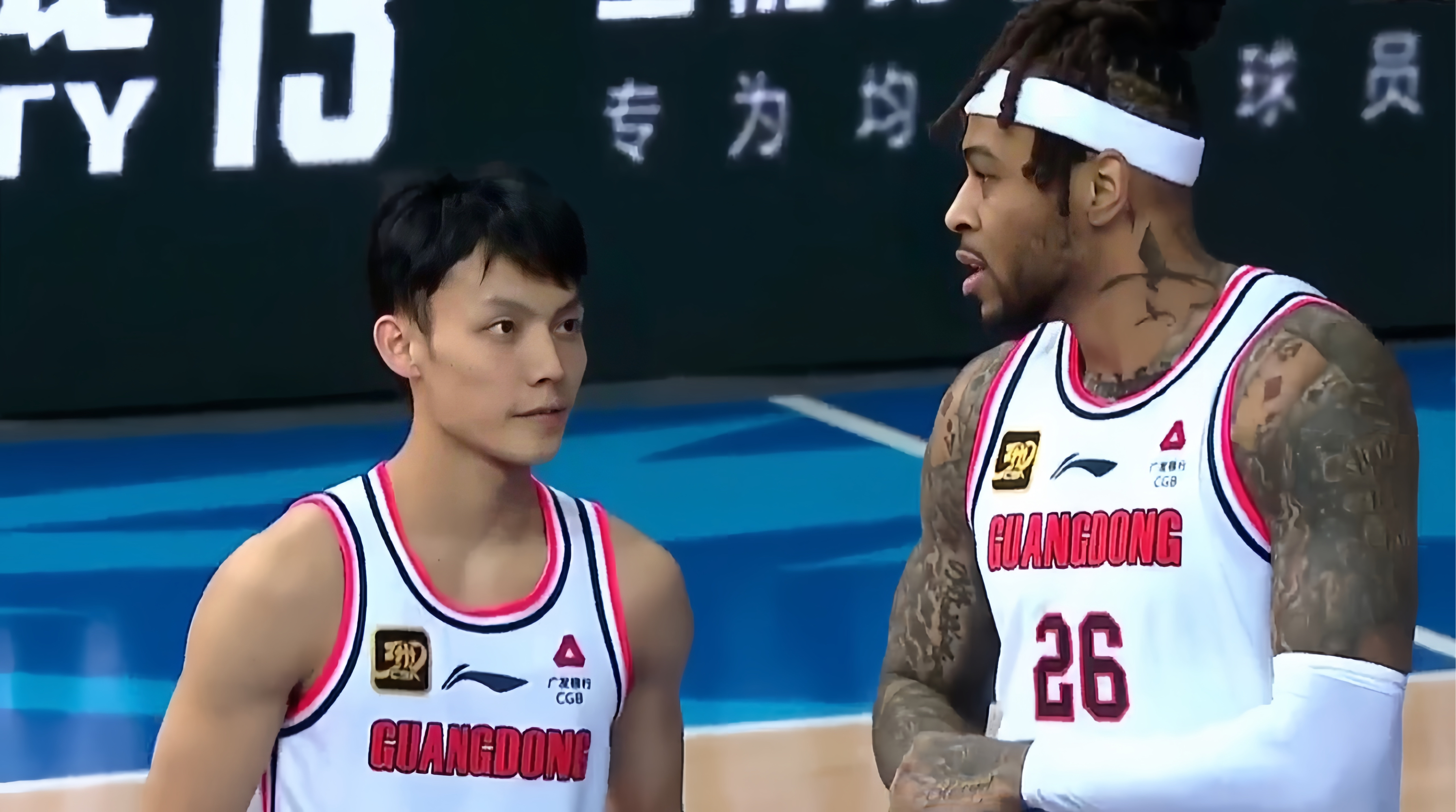 福建男篮表现抢眼，成功晋级四强