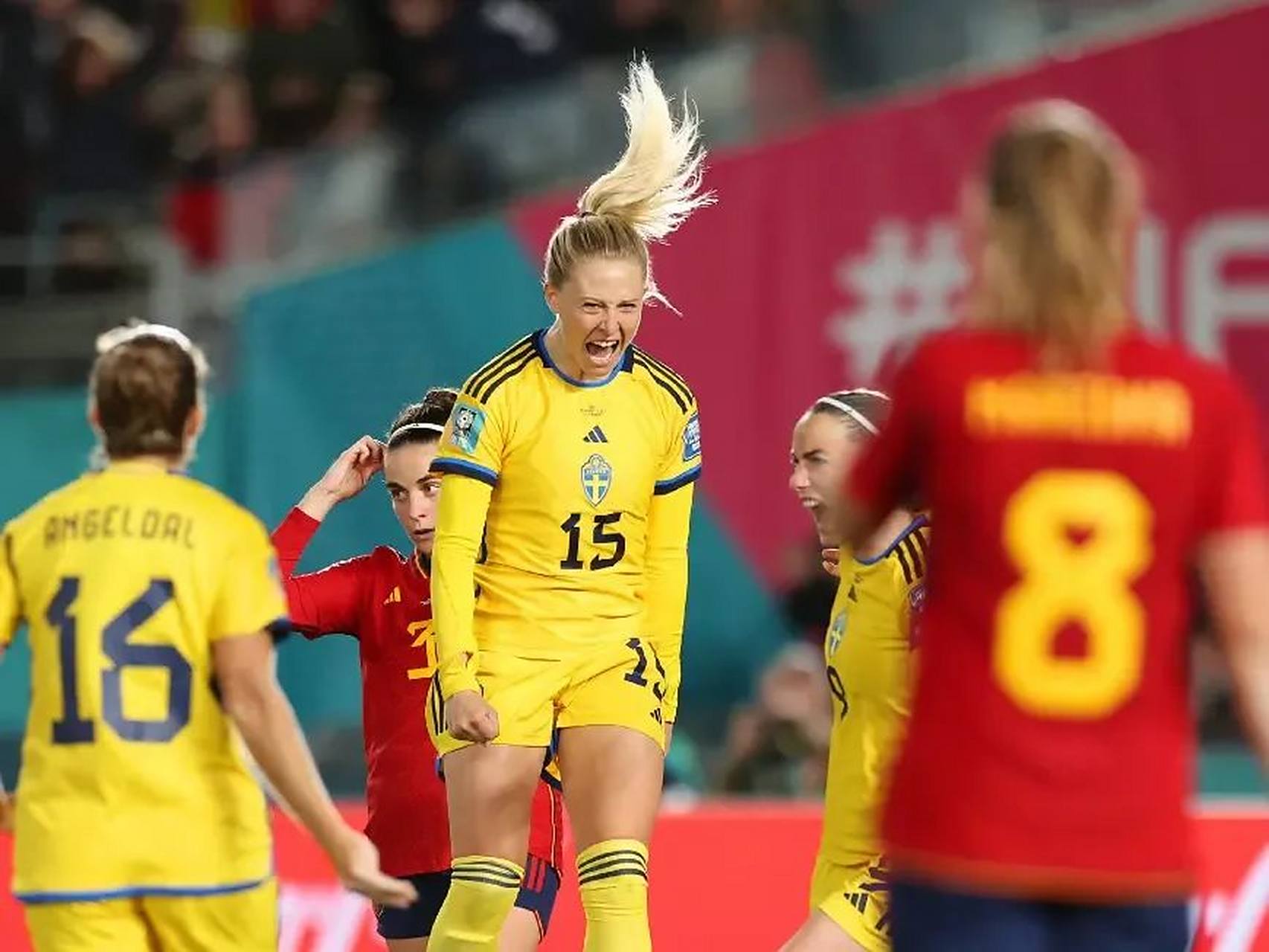 西班牙女足成功晋级女子世界杯八强