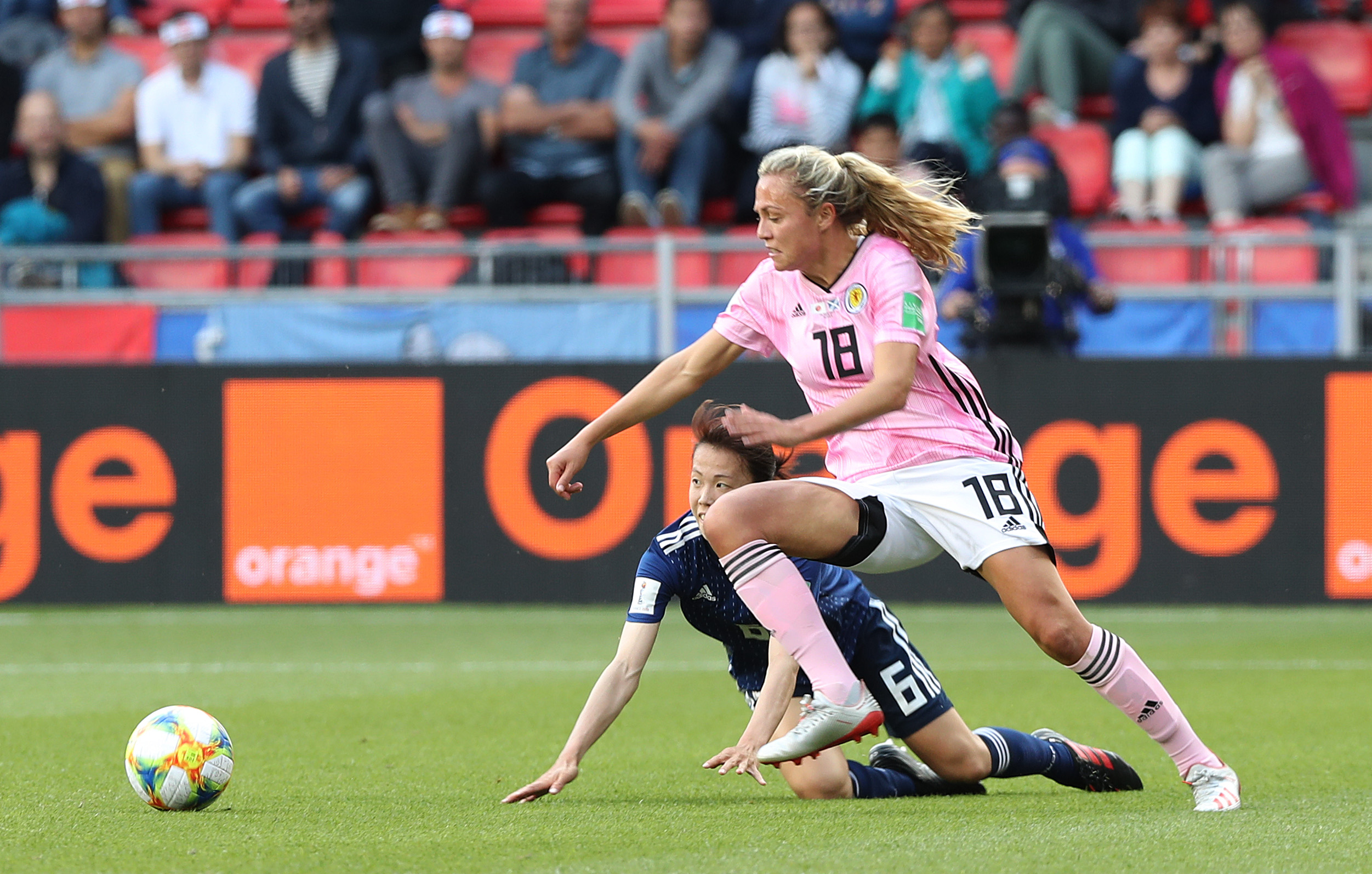 苏格兰队逼平奥地利队，展现韧性