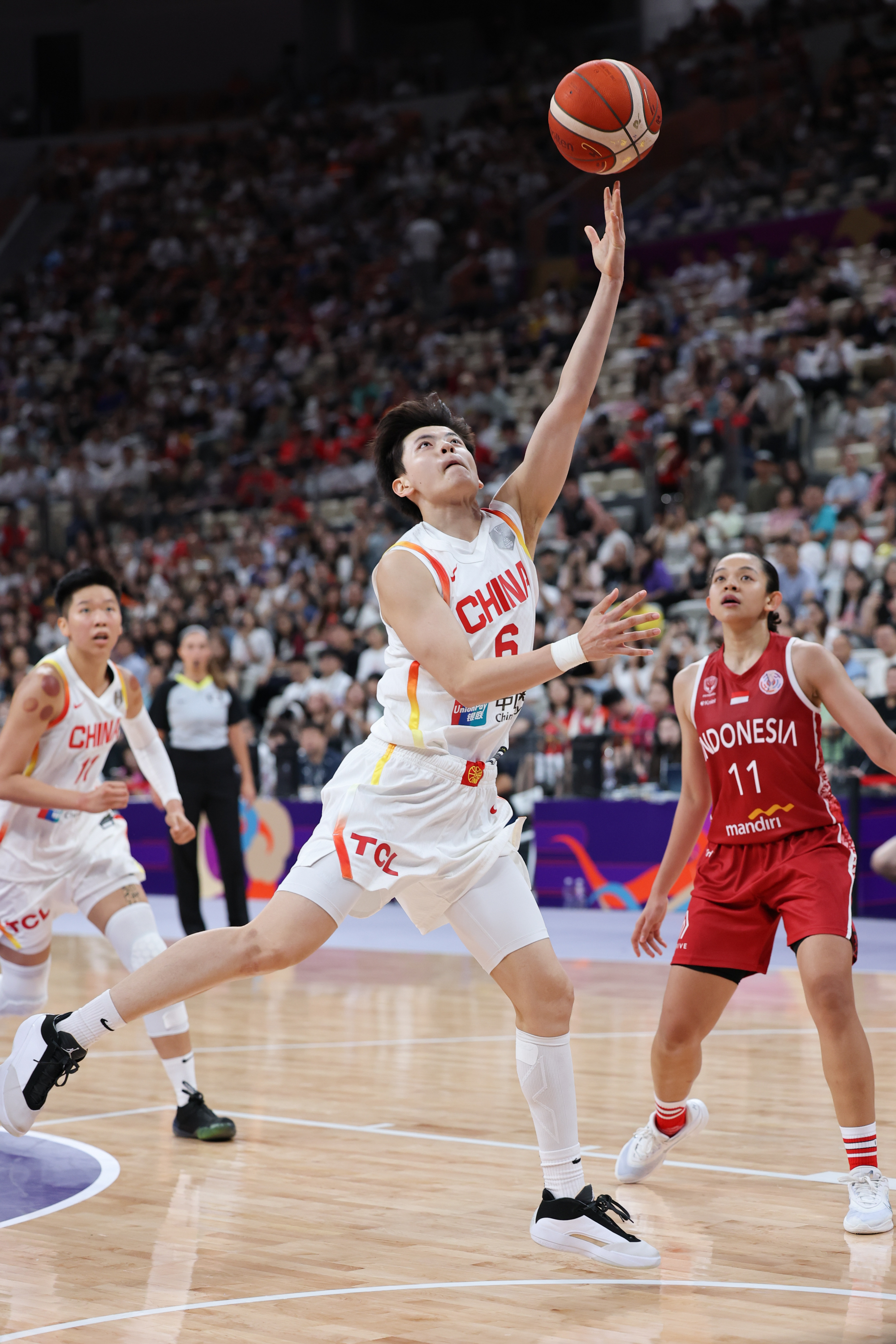 印度尼西亚女篮赢得观众喝彩，创造篮球世界杯佳绩