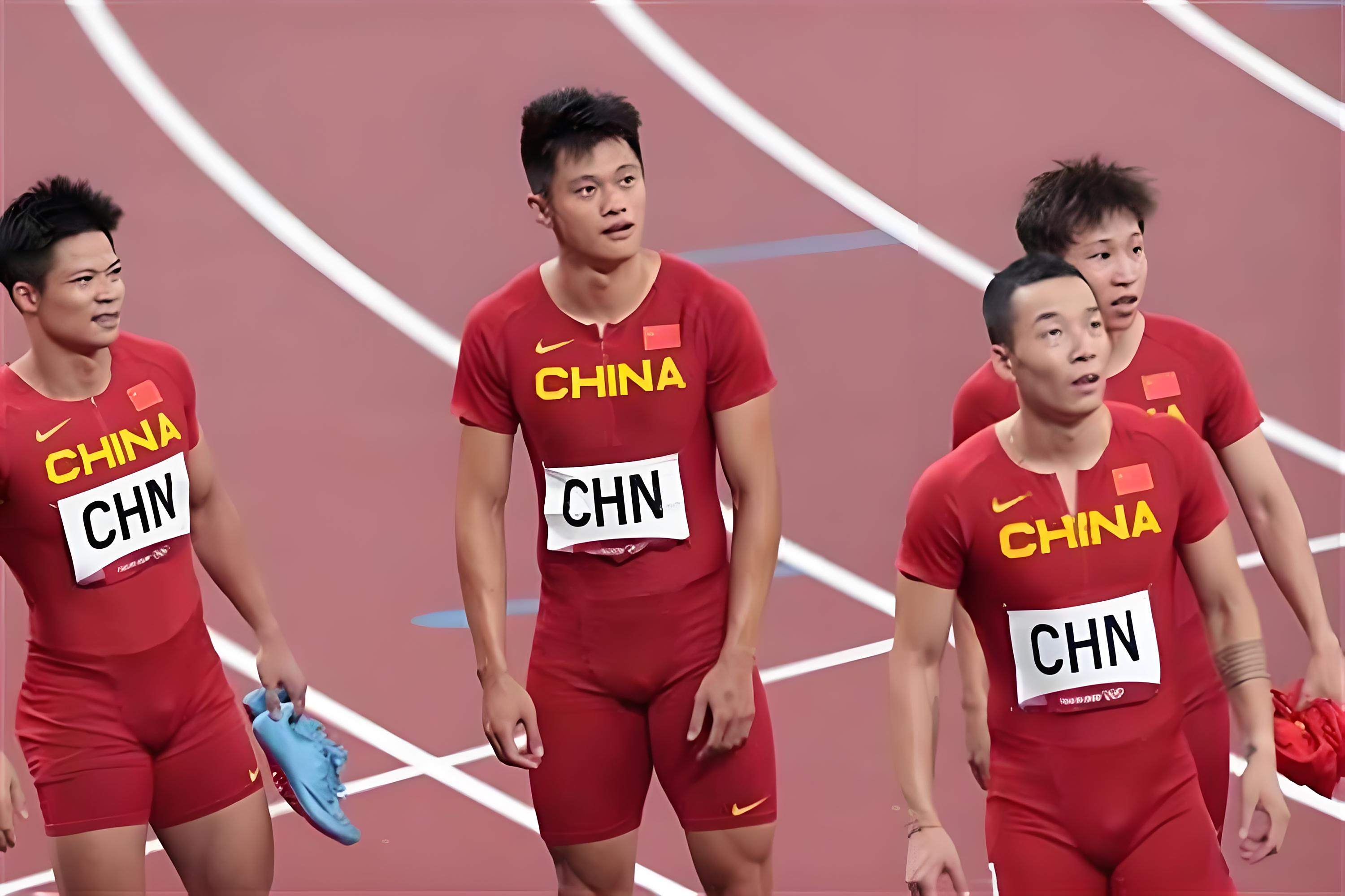 运动员们在角逐中展现出色表现，赢得掌声