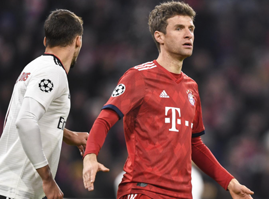 关于法兰克福大胜对手，积分暂居榜首的信息