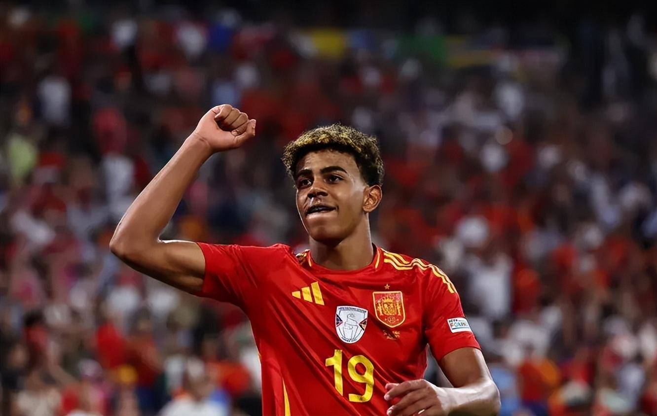 关于西班牙中场传控技术出色，助球队夺得冠军的信息