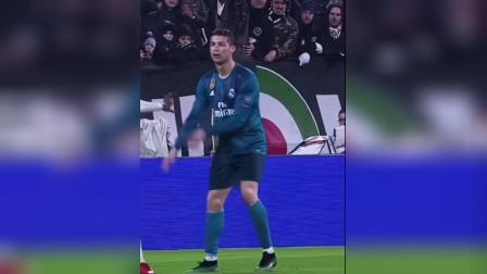 射门大PK!双方球员频频尝试射门得分 射门大PK!双方球员频频尝试射门得分