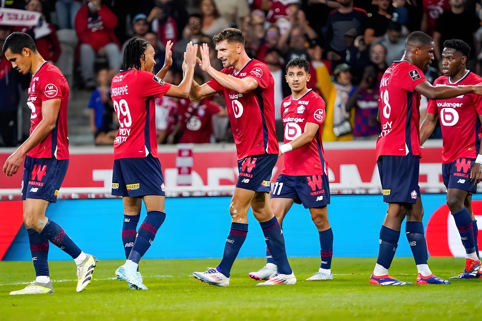 包含兰斯队球员状态火热，连胜势头不断的词条