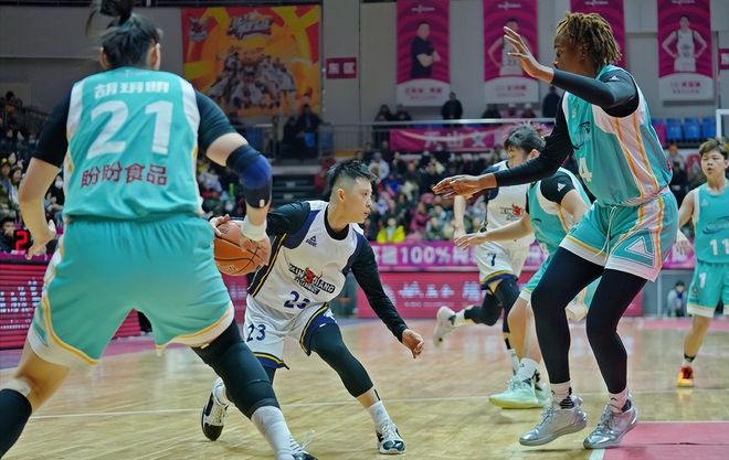 开云体育中国-标王艾克森破门！广州富力主场大胜的简单介绍