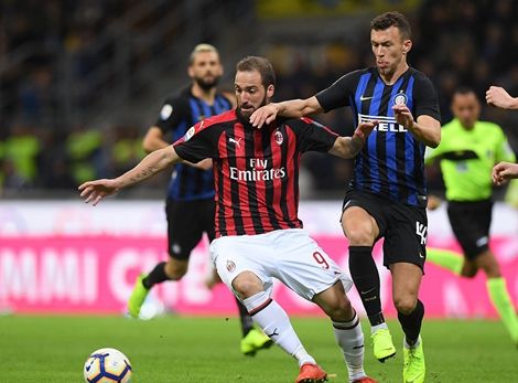 红蓝大战点燃球场,谁能笑到最后胜利?的简单介绍 红蓝大战点燃球场,谁能笑到最后胜利?的简单介绍