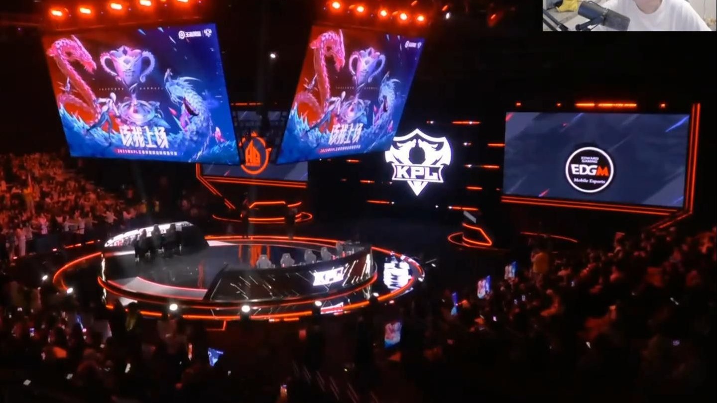 EG轻取TSM,Caps打出惊人五杀强强对话成都决赛之夜,引爆全场热议 EG轻取TSM,Caps打出惊人五杀强强对话成都决赛之夜,引爆全场热议