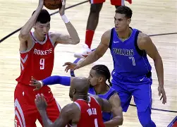 火箭后卫受伤，季后赛前景雾里看花