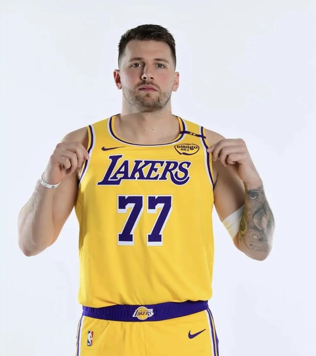 爵士击败老鹰，结束连败