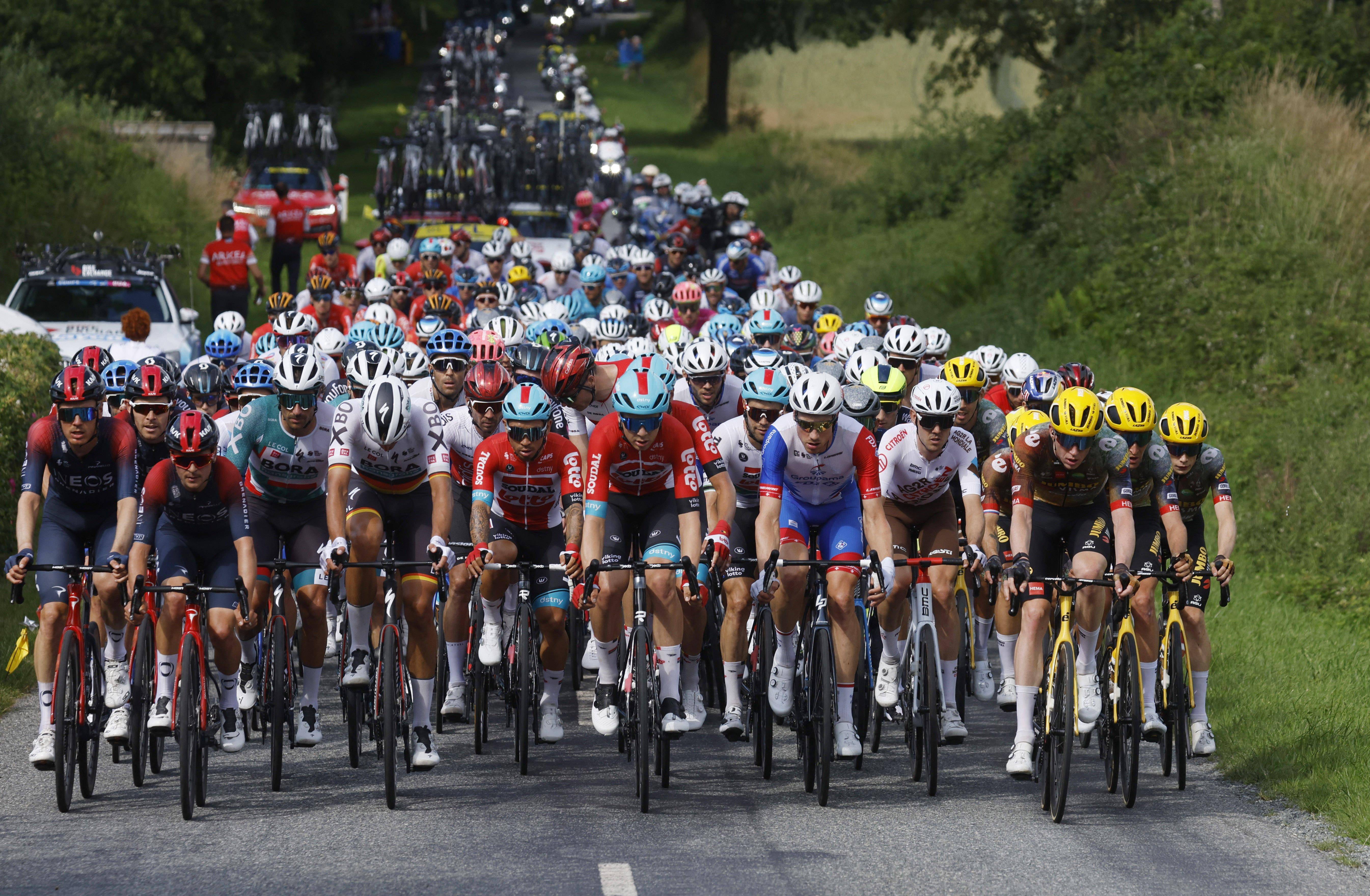 竞技场上的激情对决让人热血沸腾！