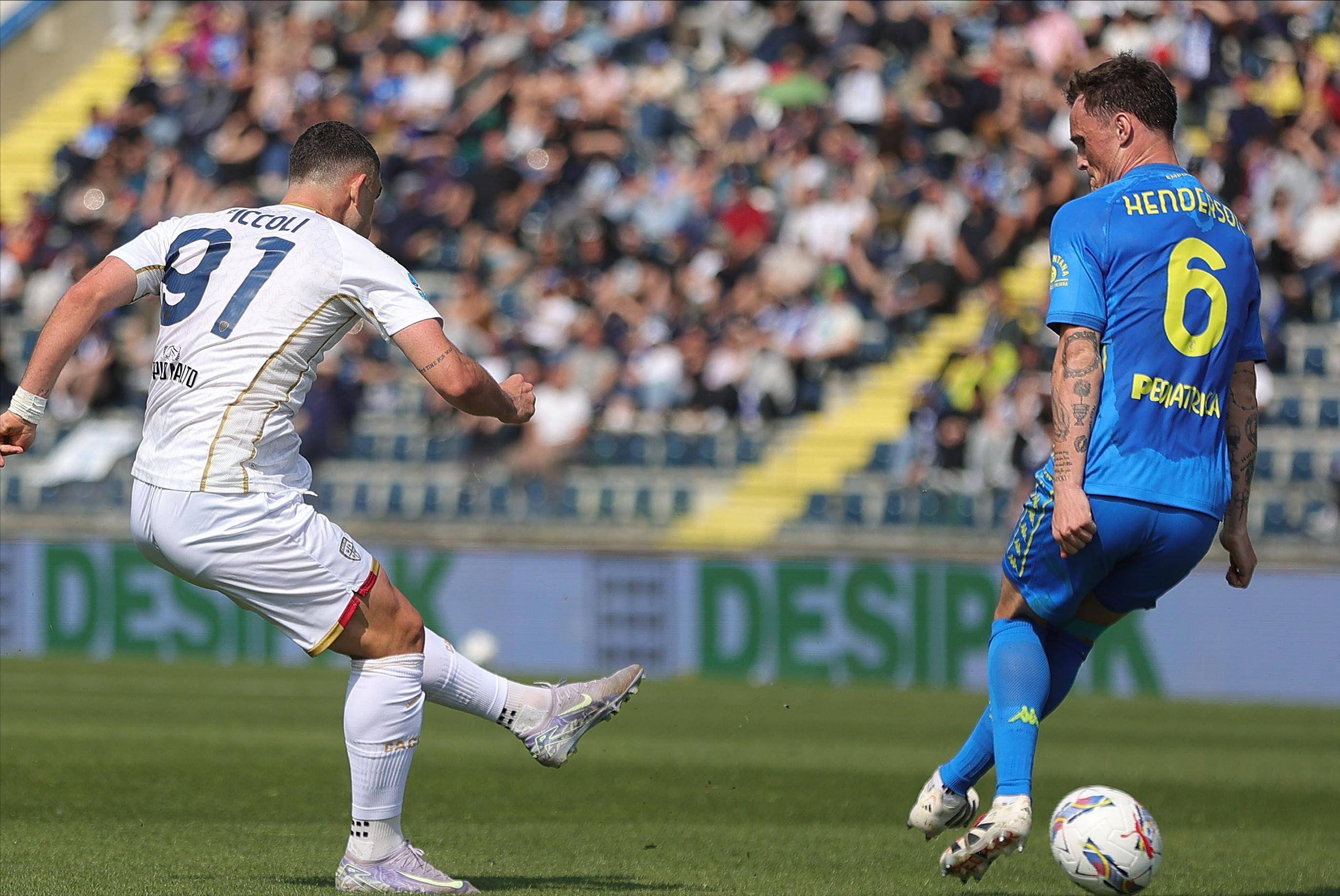 开云体育app-尤文图斯主教练神秘示意，球队面临战术调整