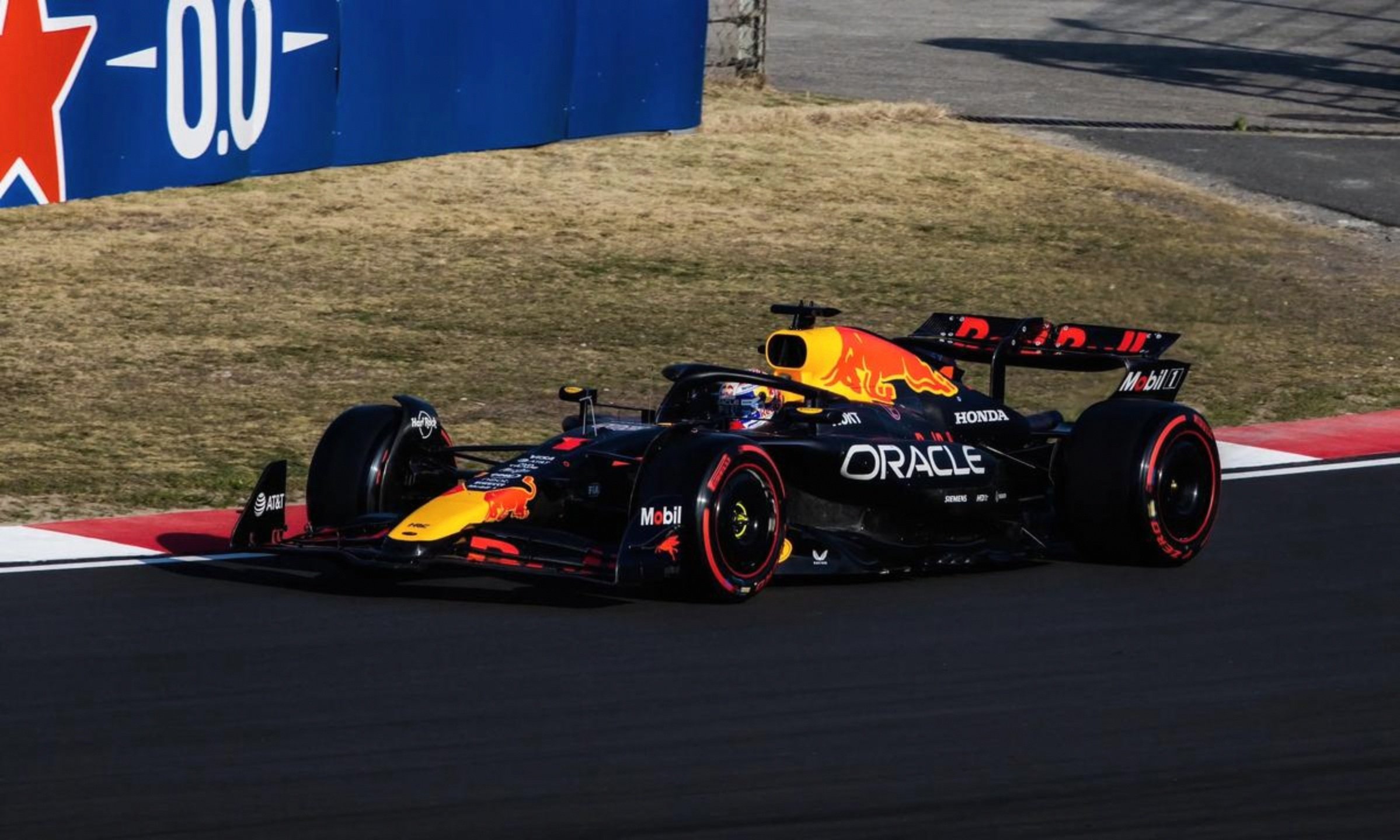 梅赛德斯绝杀红牛车队,勒克莱尔点燃赛场的简单介绍 梅赛德斯绝杀红牛车队,勒克莱尔点燃赛场的简单介绍