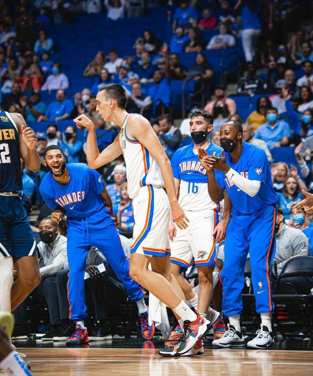 广州队翻盘辽宁队，保罗统治全场