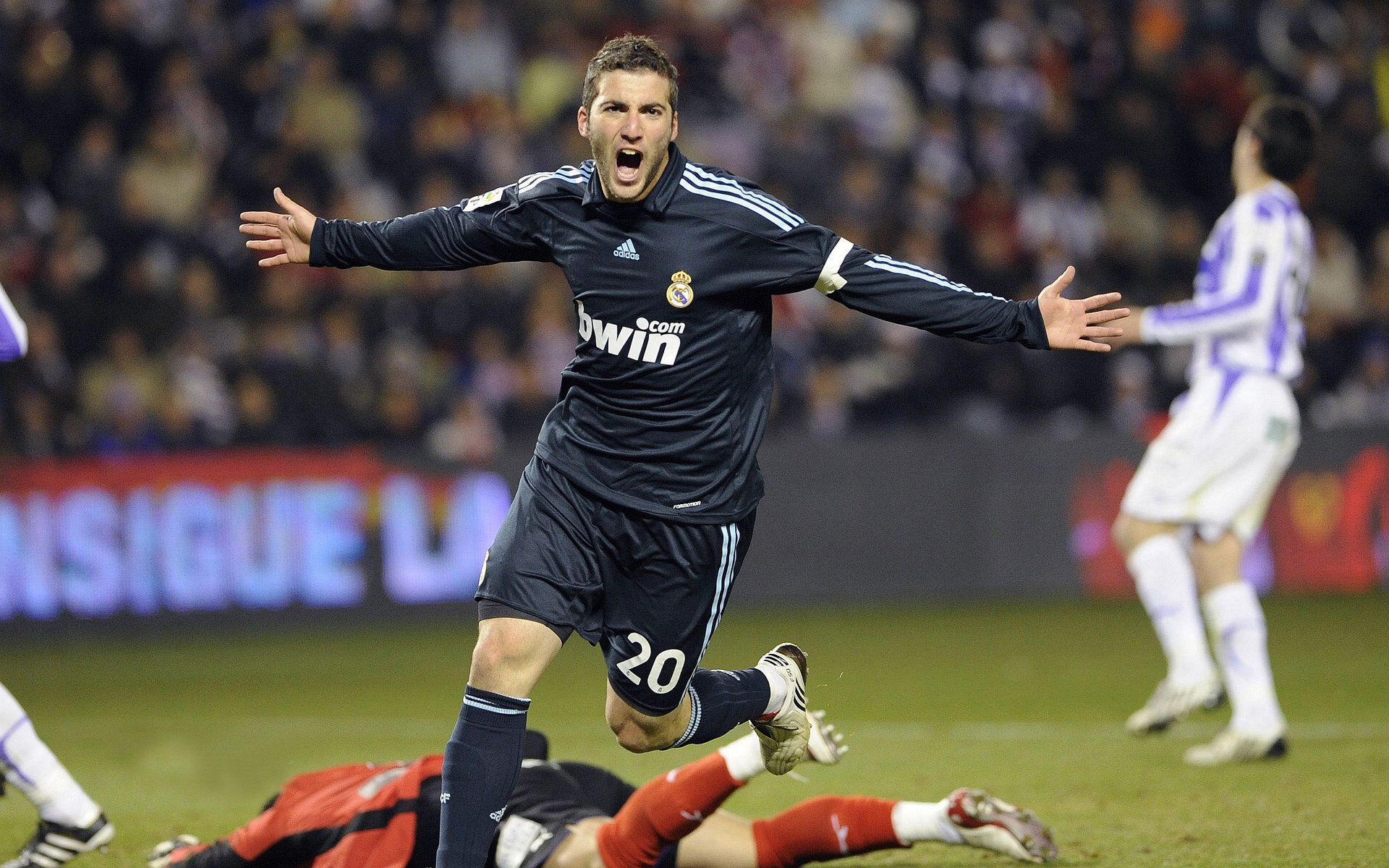 最后0.3秒的绝杀，这场NBA大战，如何照亮了美加墨世界杯的野心？